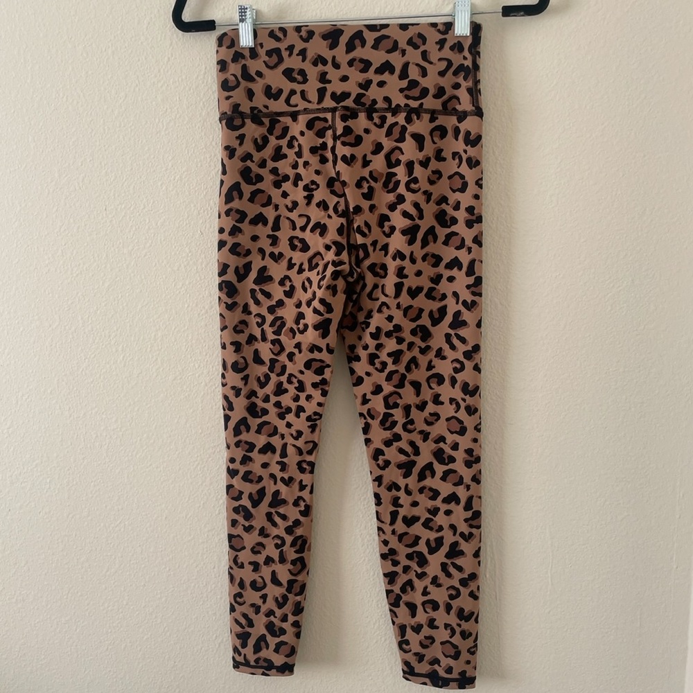 IVL Cheetah Workout Set - Picture 9 of 10